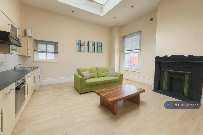 2 bedroom flat in Canute Castle, Southampton, SO14 (2 bed) (#2706555)