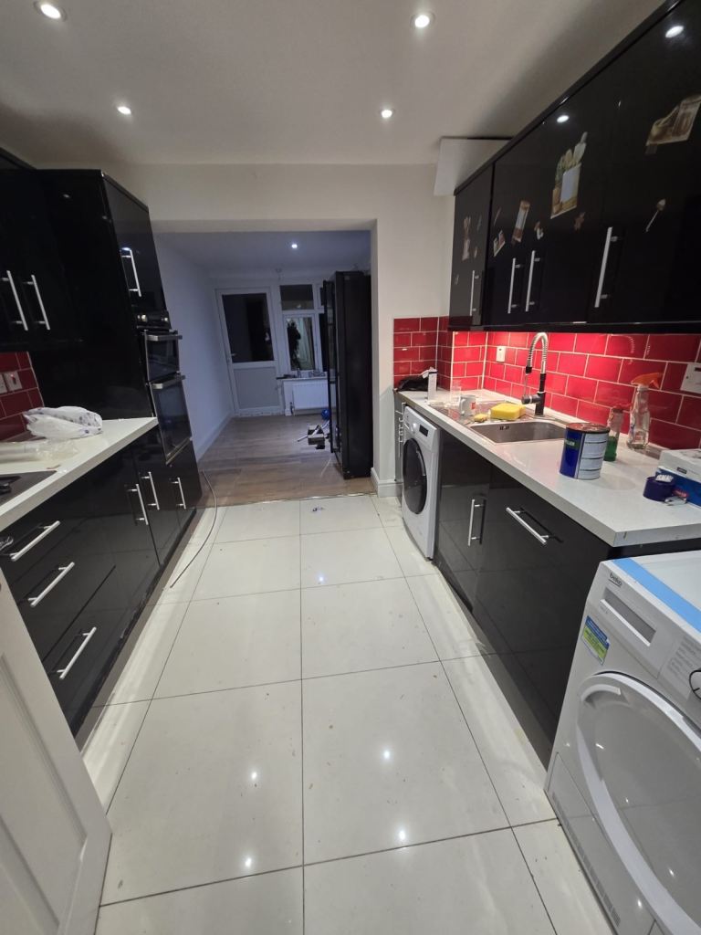 5 Bedrooms 3 Bathrooms HMO Licensed House is available to rent in Slough SL2 