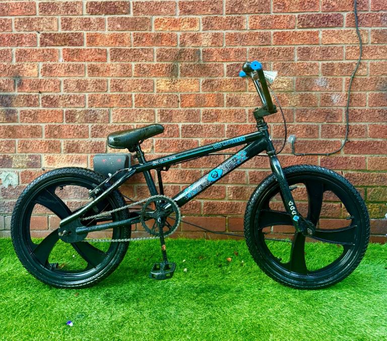 WESTBEACH.  To The Edge’ BMX BIKE 