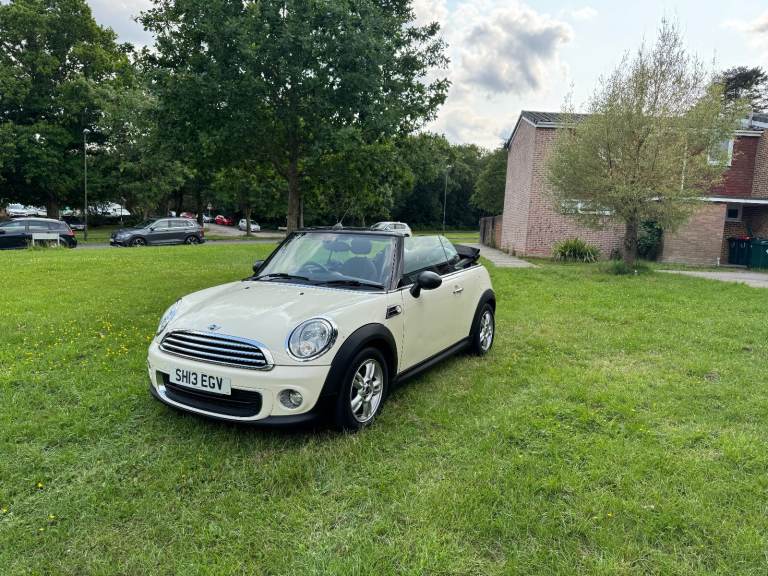 Mini, CONVERTIBLE, Convertible, 2013, Manual, 1598 (cc), 2 doors