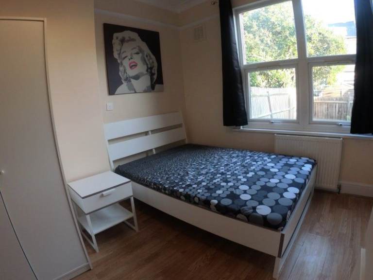 🏠 Incredible Double Room In Turnpike Lane - Available Now 🤍