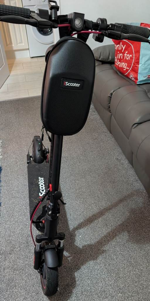 iScooter Electric Scooter with Handlebar Bag – Good Condition