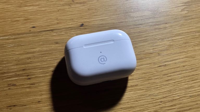 Airpods Pro 2nd gen (Lightning port)