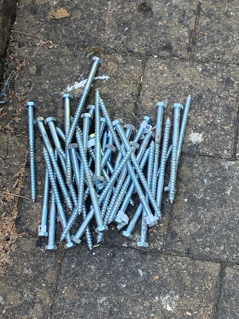 Coach bolts