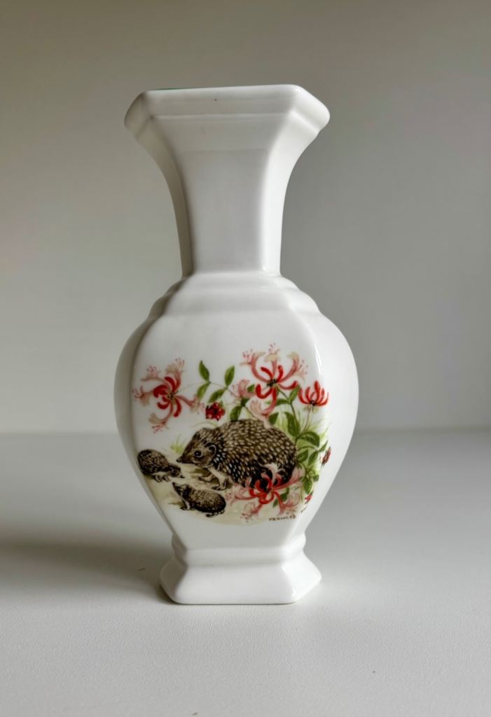 Coalport hedgehog vase LIKE NEW collector item 