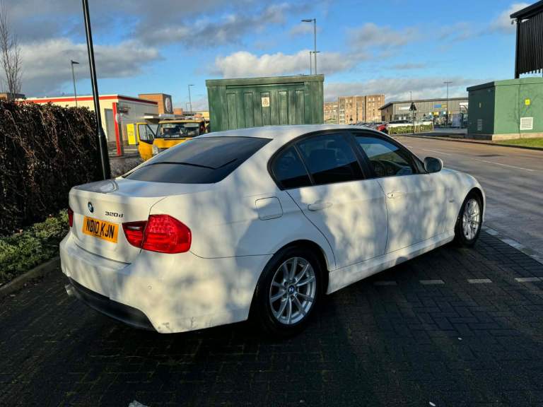 BMW, 3 SERIES, Saloon, 2010, Manual, 1995 (cc), 4 doors