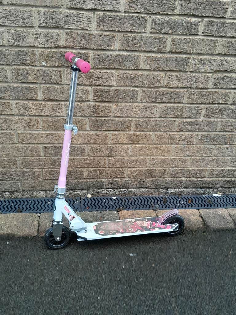 GiChild's Scooterrls' Pink and White Scooter – Good Condition