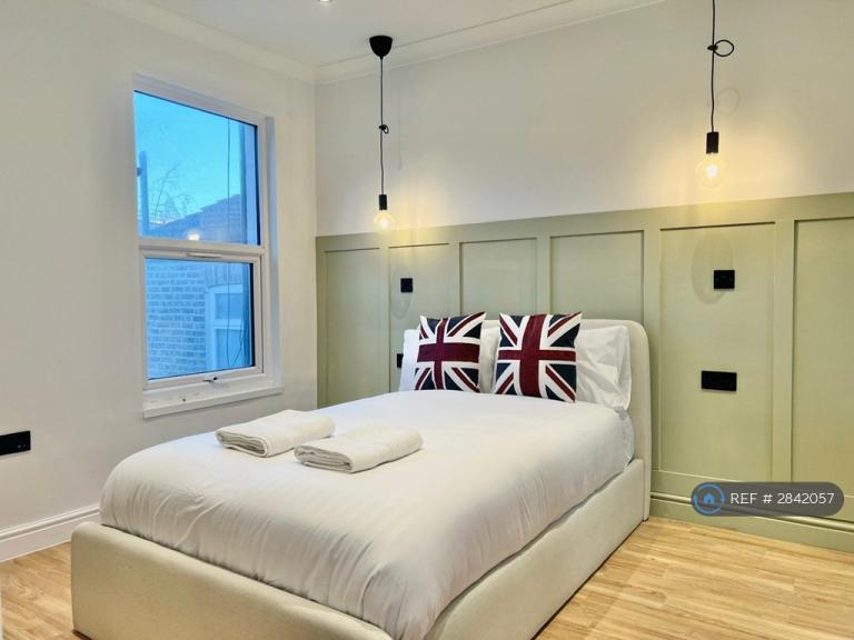 5 bedroom house in Ropery St, London, E3 (5 bed) (#2842057)