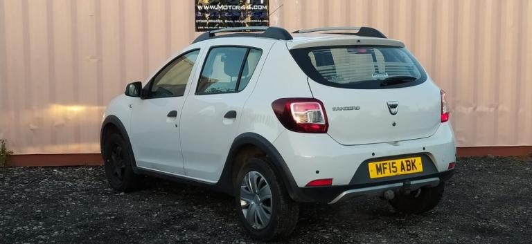 DACIA SANDERO STEPWAY 0.9 Stepway Laureate TCe 90 2015