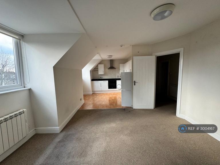 2 bedroom flat in Beech House Road, Croydon, CR0 (2 bed) (#3004167)
