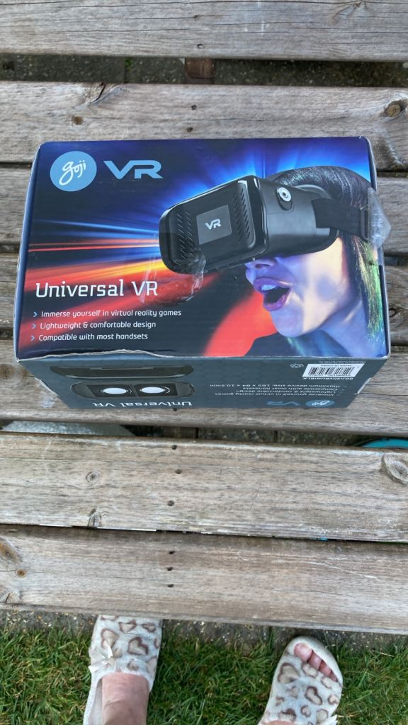 Goji universal VR set