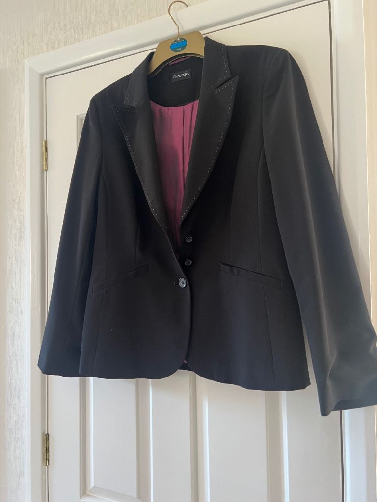 LADIES BLACK TROUSER SUIT…