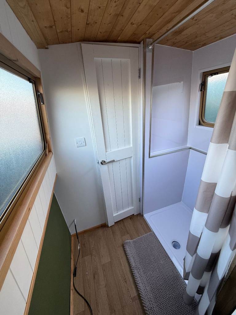 45ft Narrowboat – Fully Renovated – Modern Interior