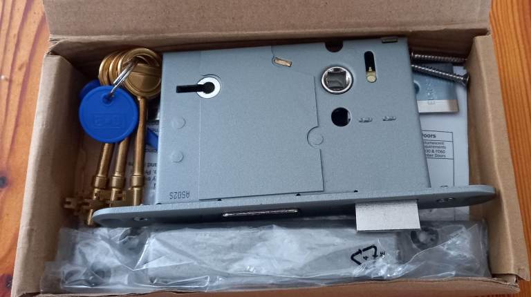 2 x 5 Lever Sash Door Lock's ...