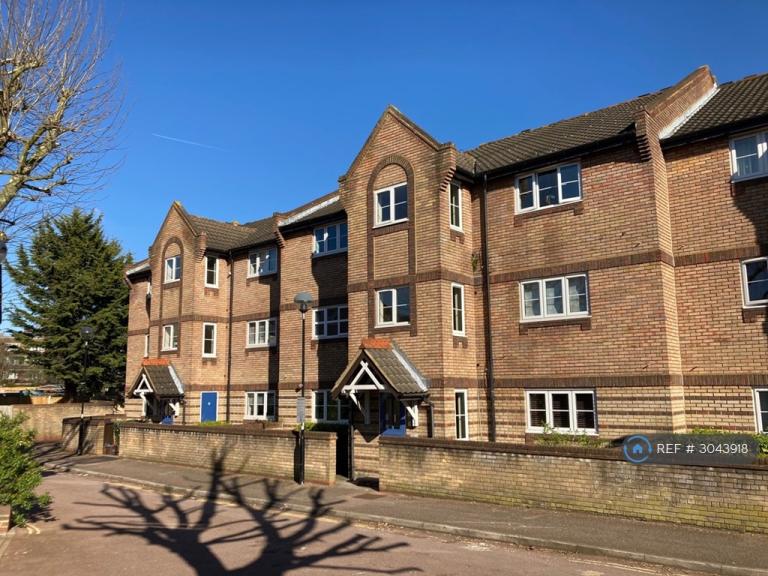 2 bedroom flat in Upper Holloway, London, N19 (2 bed) (#3043918)