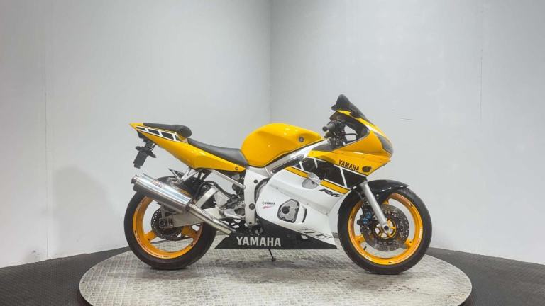 Yamaha R6 YZF 2003 5MT CARBED SPORTS BIKE ONLY 17K RUNNING PROJECT BIKE