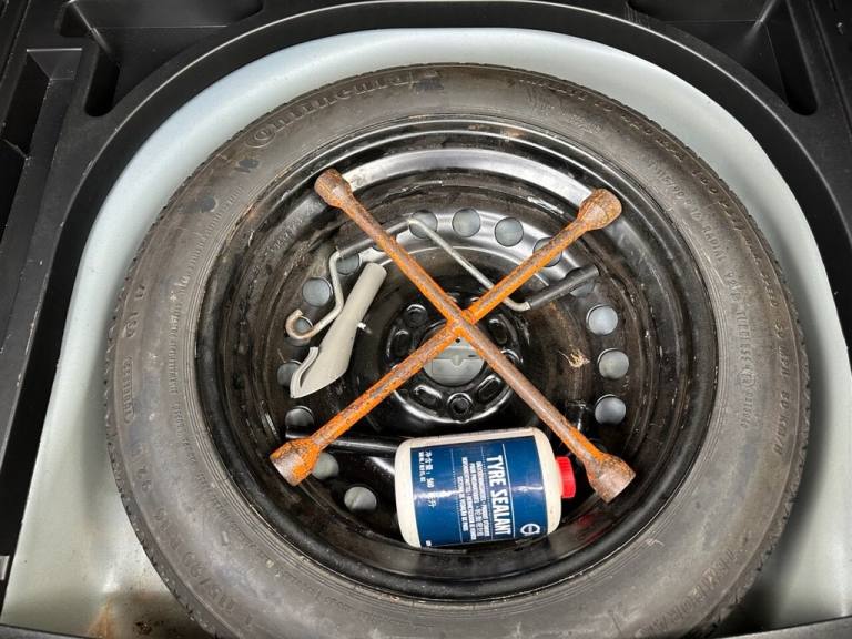 2016 Volvo V40 2.0 D2 R-Design Nav Hatchback 5dr Diesel Manual Euro 6 (s/s) (120 ps) Hatchback Di...