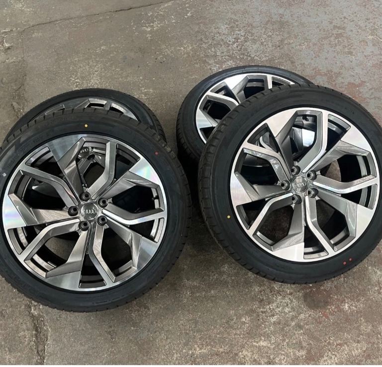 Audi RSQ8 style Alloy wheels 20” with tyres 