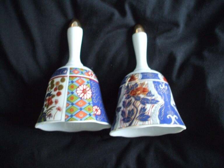 JAPANESE IMARI PATTERN DECORATIVE BELLS X2 IN BLUE/RED/WHITE/GOLD