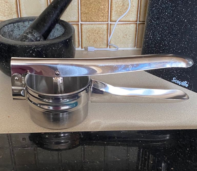 Kitchen cookware items perfect for student/ caravan