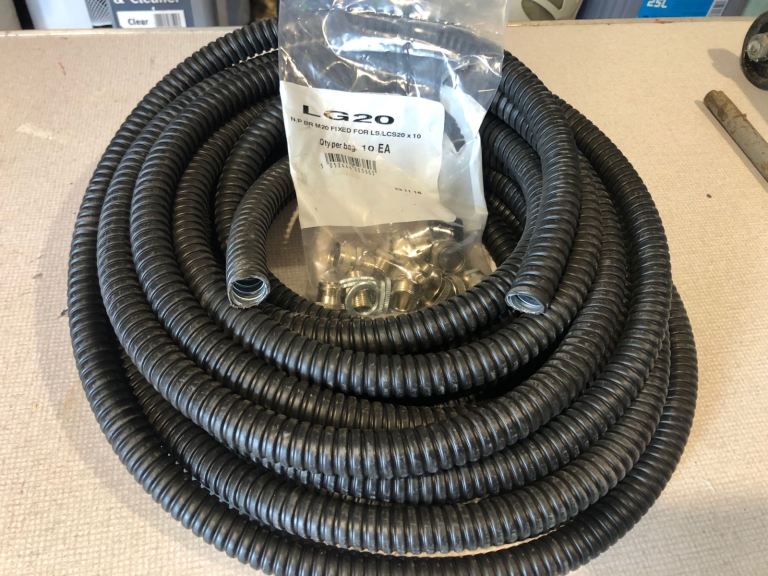 15M x 20mm PVC coated steel flexible conduit & 8 20mm connectors
