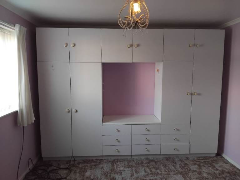 Large wardrobe and drawers 