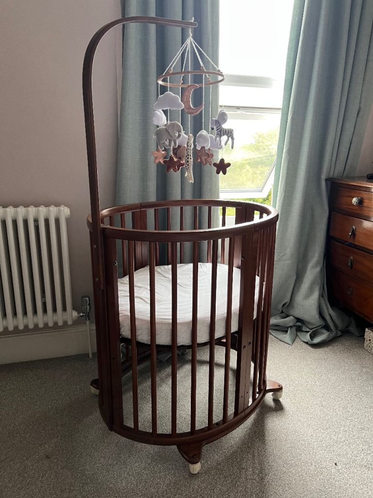 Stokee mini crib