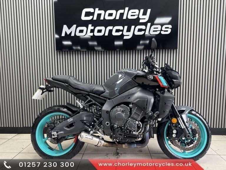 2022 Yamaha MT10 Grey Naked sports 5571 miles, Pipeworks exuaust