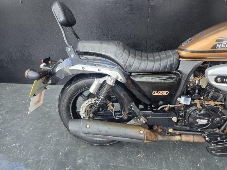 UM RENEGADE SPORT 125 PROJECT BIKE HPI CLEAR 