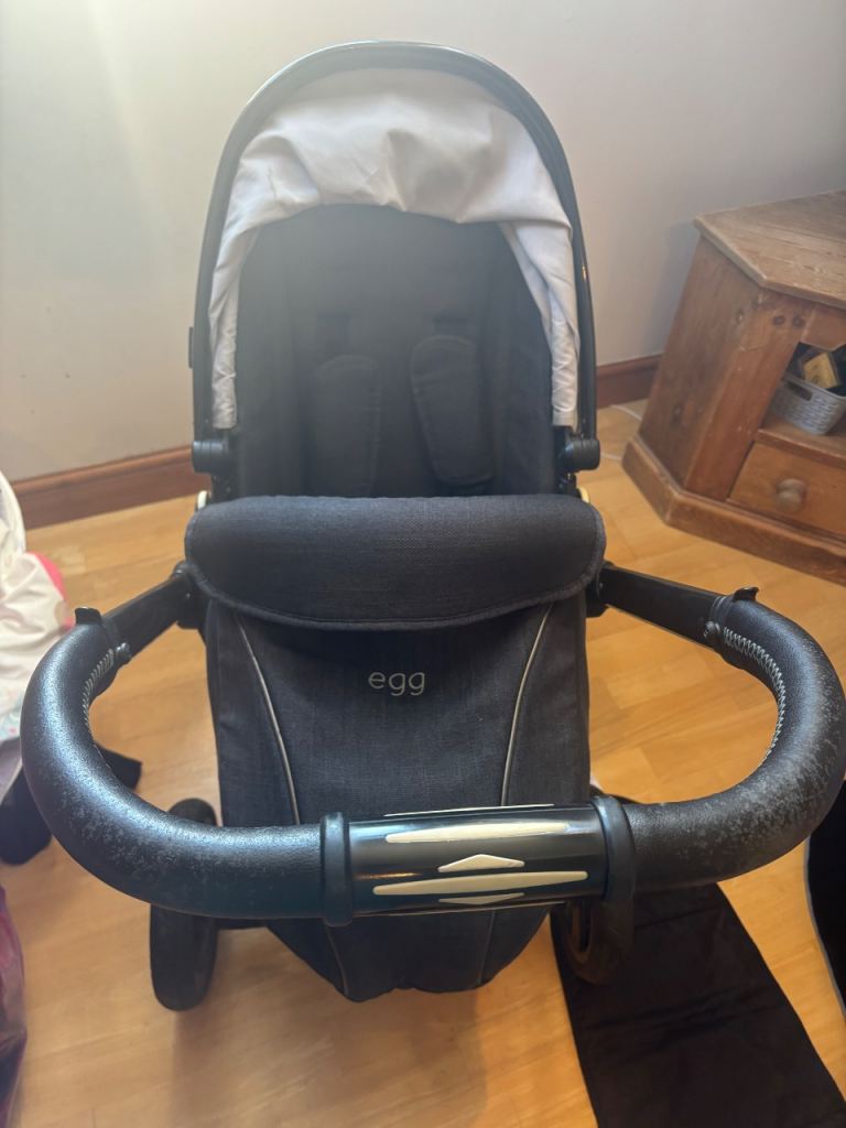 Egg stroller and accessories.