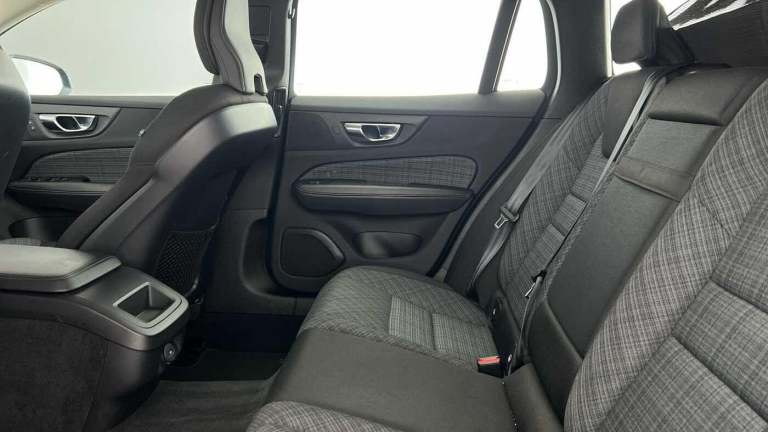 2021 Volvo V60 Momentum, B3 mild hybrid ESTATE Petrol/Electric Hybrid Automatic