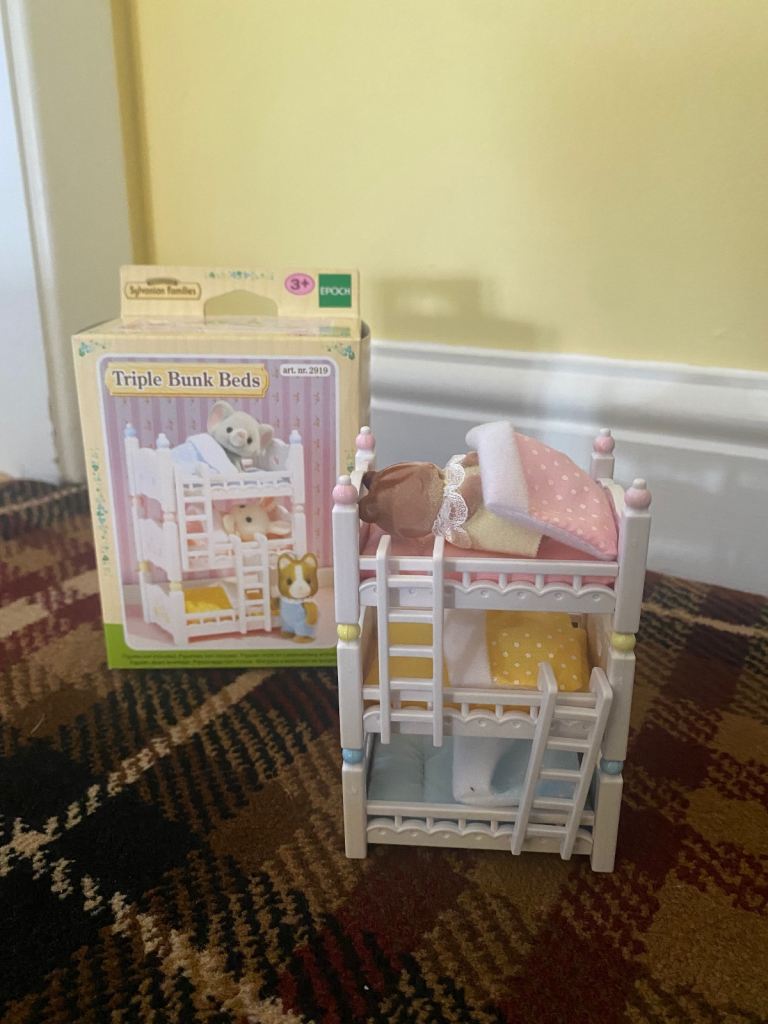 Slyvanian Families Triple Bunk Beds