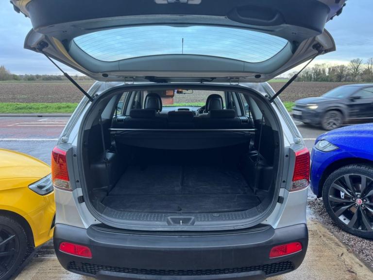 KIA SORENTO 2.2 CRDi 1 Silver Auto Diesel 2011