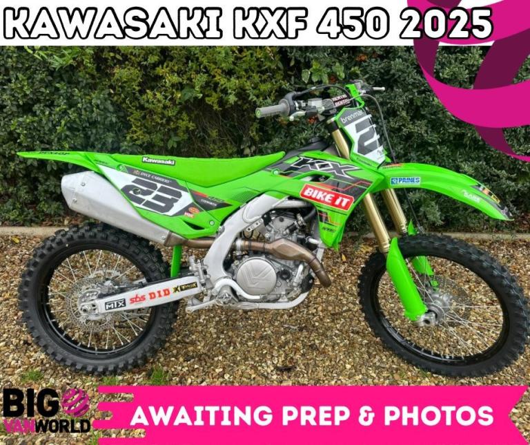 Kawasaki KXF 450 2025 - Under 8 Hrs Use - Ti Bolt Kit & Stripe Gripper Seat 