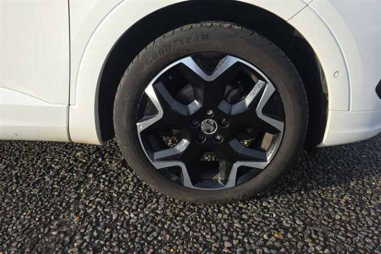 2022 Vauxhall Grandland 1.2 Turbo Elite 5dr HATCHBACK PETROL Manual