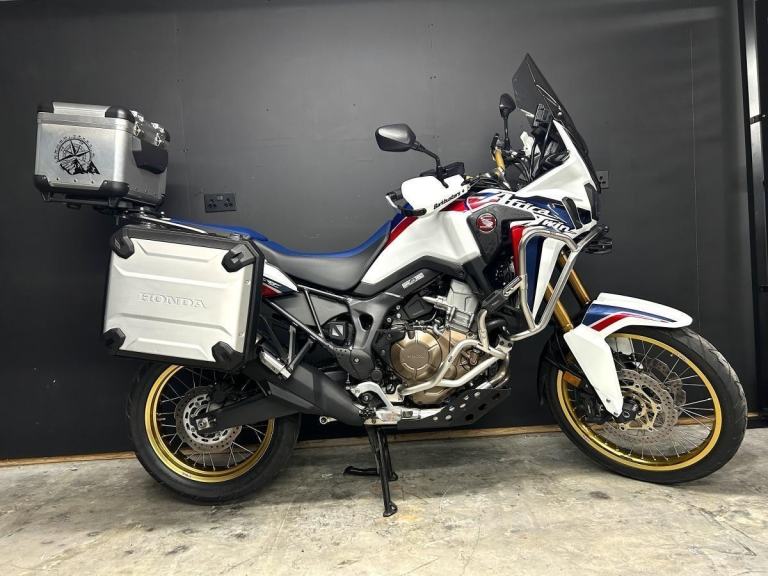 2018 18-PLATE HONDA AFRICA TWIN CRF1000 14,709 MILES * IMMACULATE * EXTRAS *