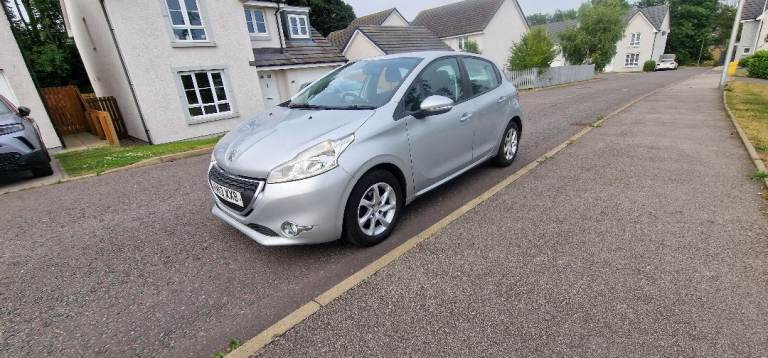 Peugeot, 208, Hatchback, 2013, Manual, 1199 (cc), 5 doors