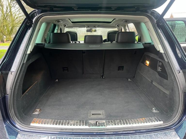 2014 Volkswagen Touareg 3.0 TDI V6 BlueMotion Tech R-Line Tiptronic 4WD Euro 5 (s/s) 5dr ESTATE D...