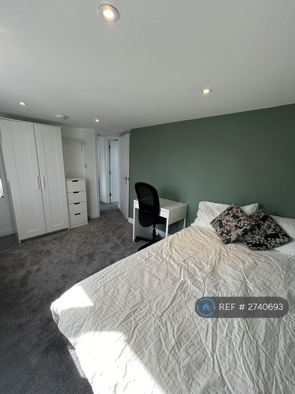 5 bedroom house in Highmore Gardens, Bristol, BS7 (5 bed) (#2740693)