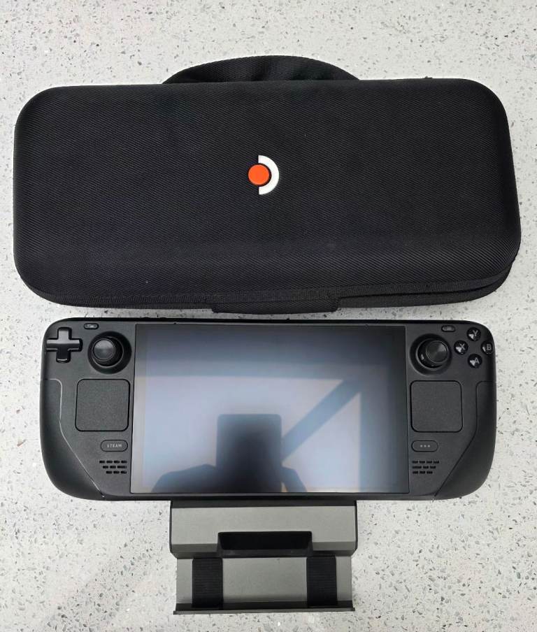 Steam Deck Oled (like new) With dock and original case