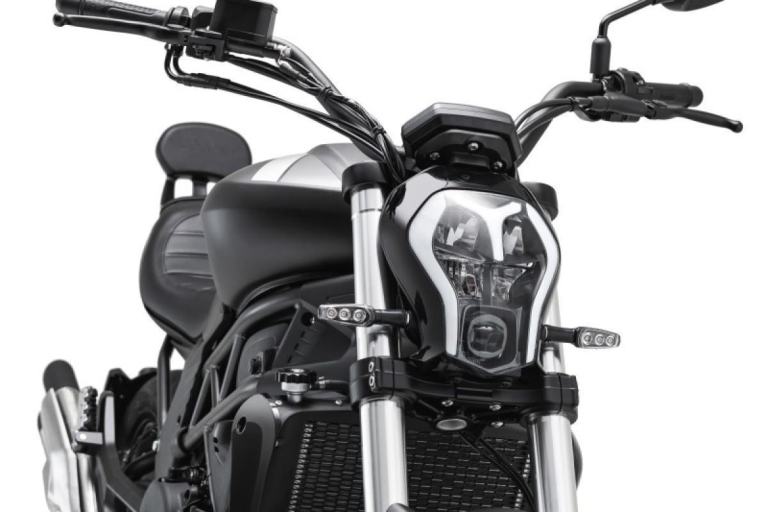 Benelli 502 C Cruiser Custom Motorcycle 500cc A2 Low Seat Like Ducati Diavel