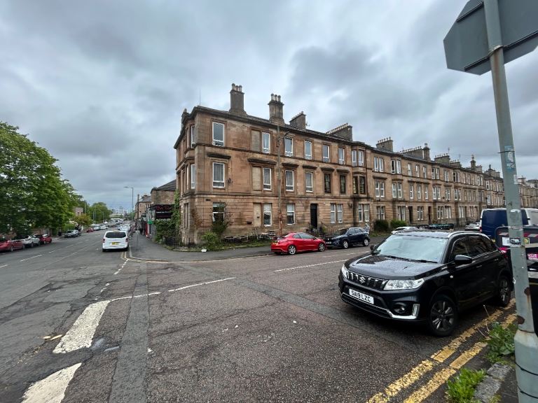 5 bedrooms flat to let on Maxwell rd Glasgow 