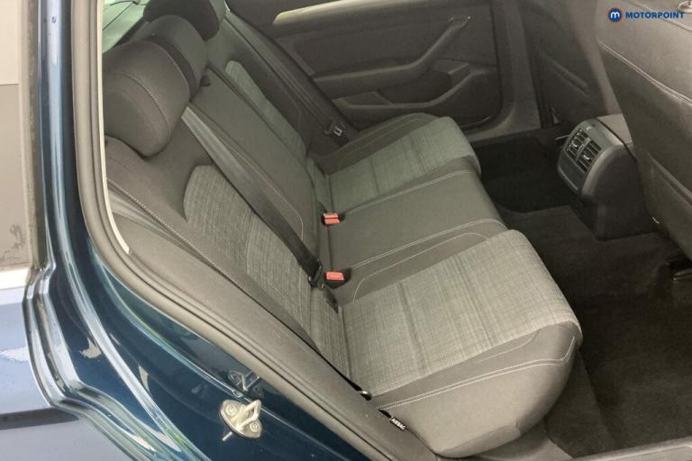 2021 Volkswagen Passat 2.0 TDI EVO SCR SE Nav 5dr ESTATE DIESEL Manual