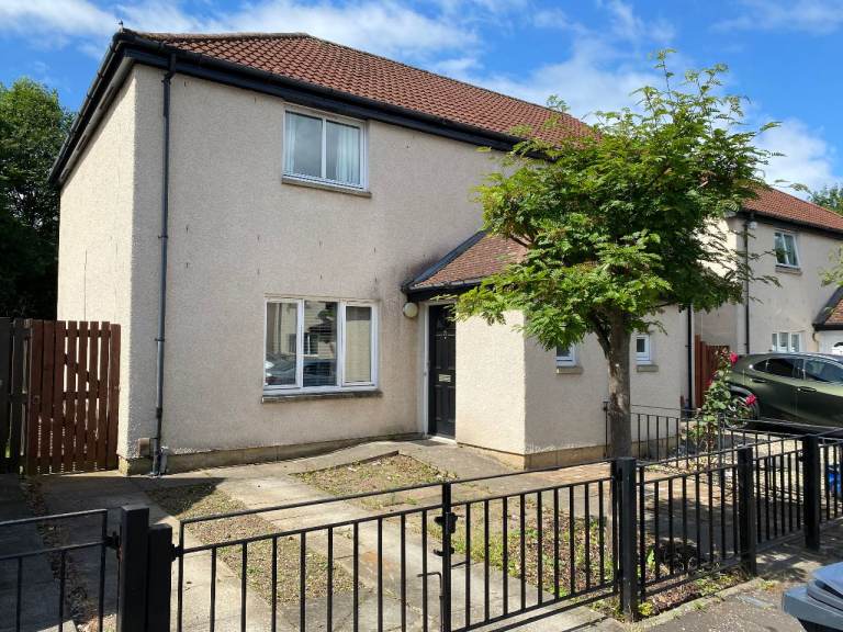 Double Bedroom available near Fort Kinnaird Shopping Center