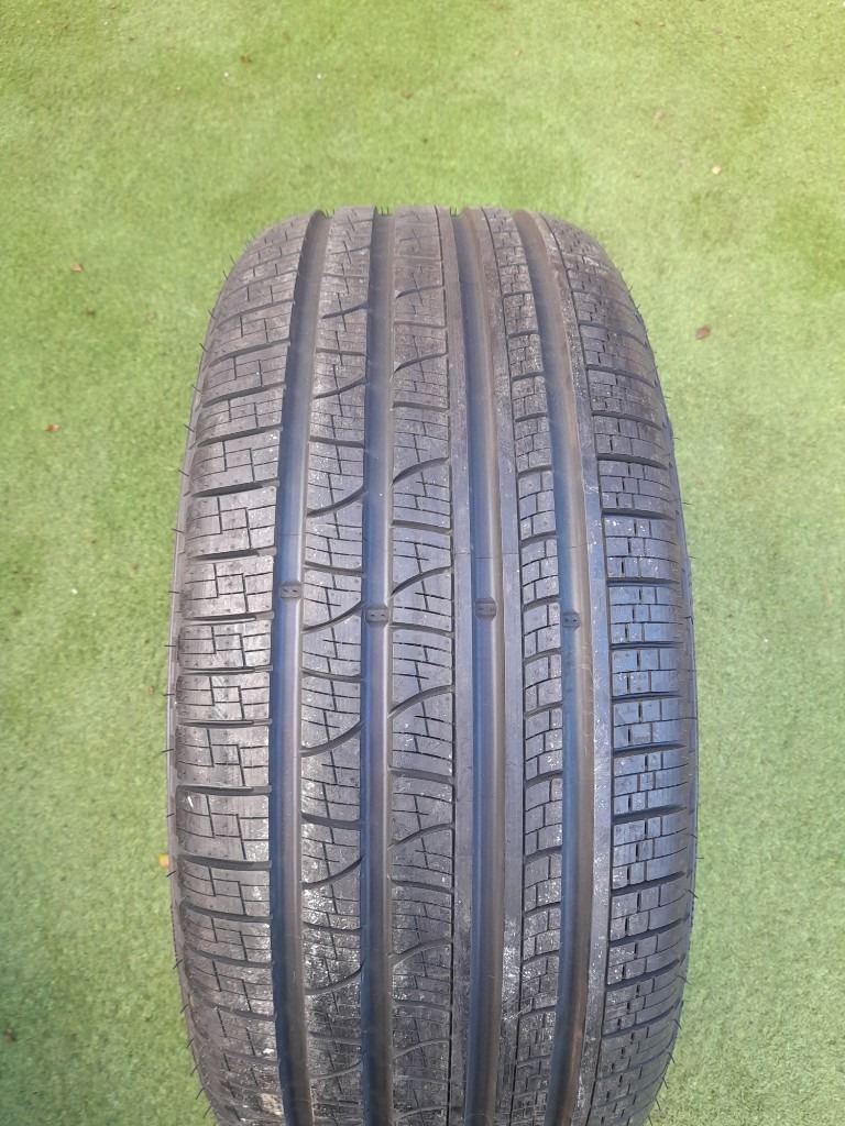 New Pirelli 285 45 21 Tyre  in West London Area