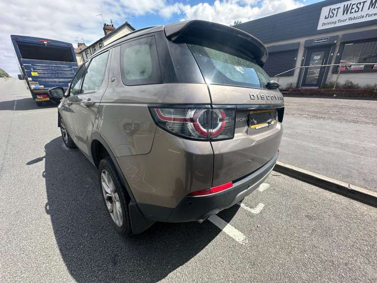 2015 LAND ROVER DISCOVERY SPORT 2.0 TD4 180 HSE 5DR AUTO BREAKING FOR PARTS 