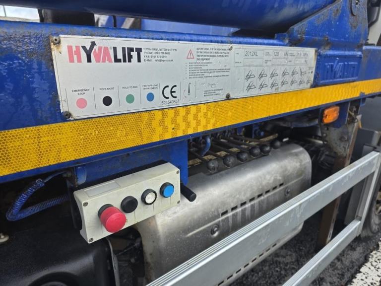 2019 DAF LF 230 18 TON GROSS 4X2 with Hyvalift Skip Gear