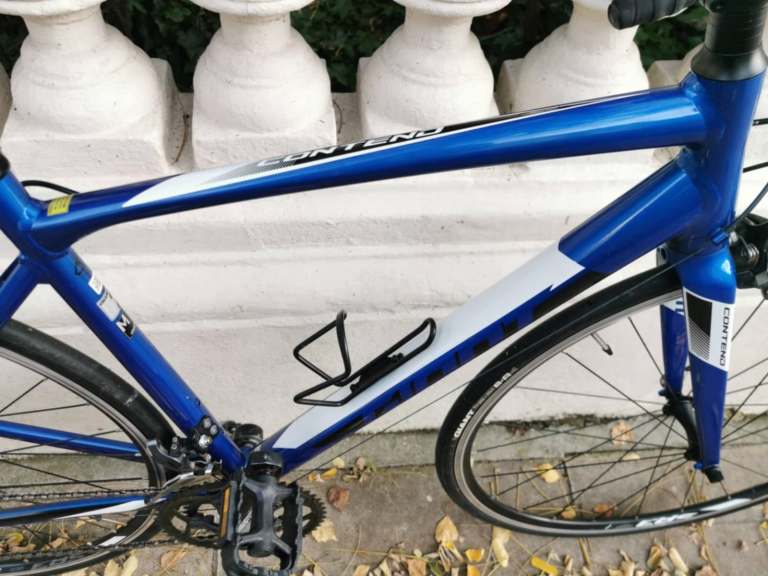 Giant Contend 2 road bike, fantastic condition