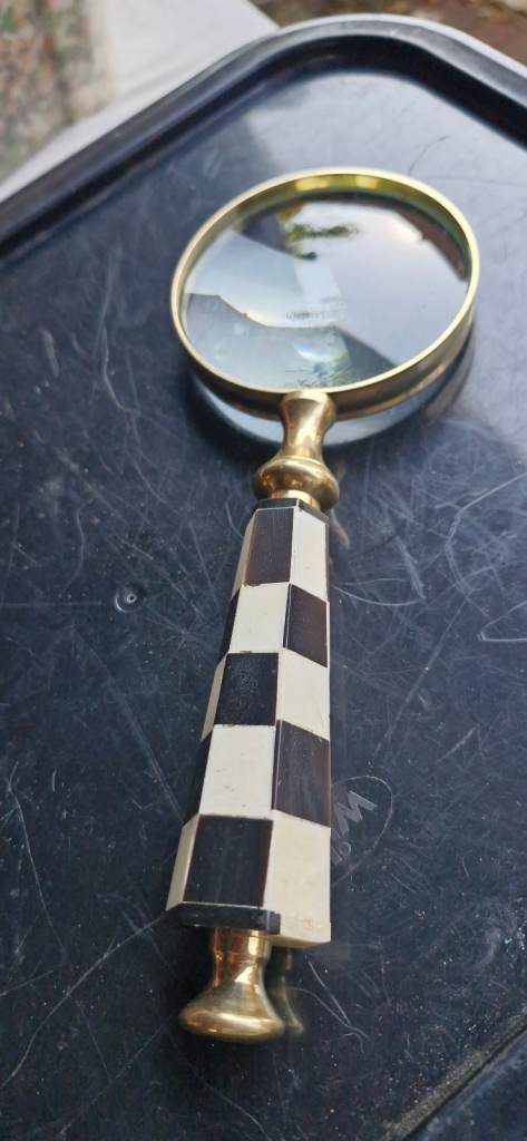 Collectible useable magnify glass