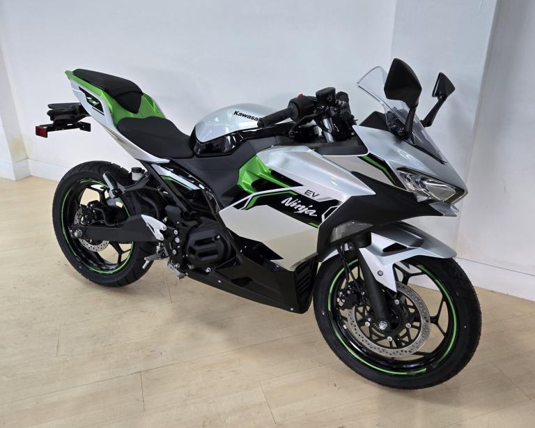 Kawasaki Ninja E1 Learner Legal